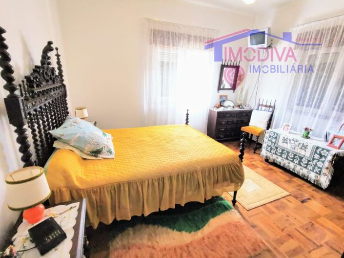 Image No.18-4 Bed House for sale