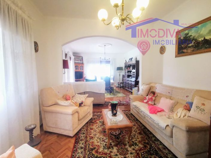 Image No.8-4 Bed House for sale