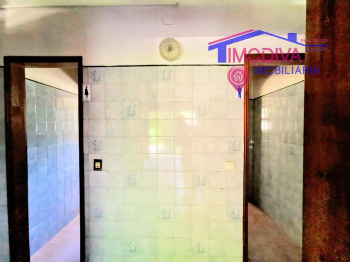 Image No.11-Bar for sale