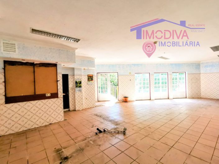 Image No.16-Bar for sale