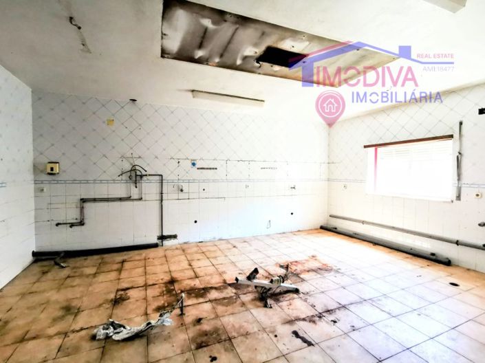 Image No.19-Bar for sale