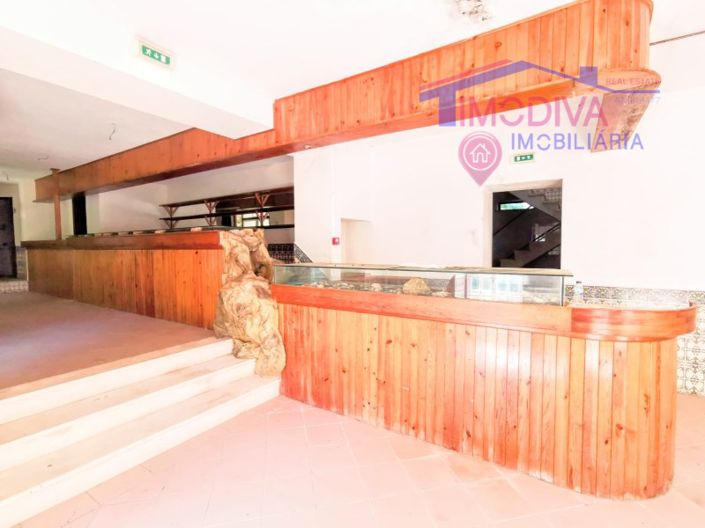 Image No.22-Bar for sale