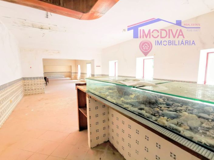 Image No.23-Bar for sale