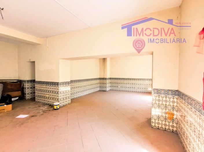 Image No.26-Bar for sale