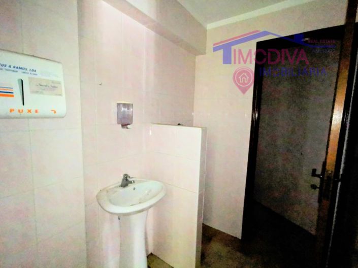 Image No.29-Bar for sale