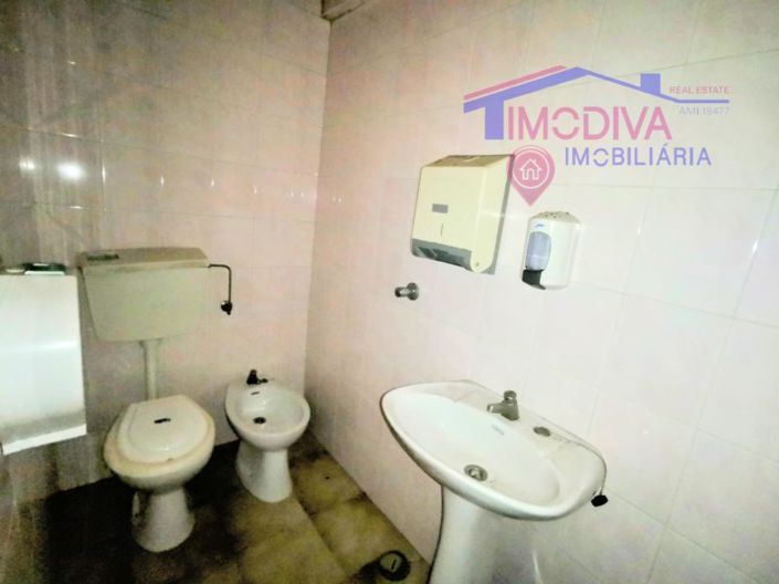 Image No.30-Bar for sale