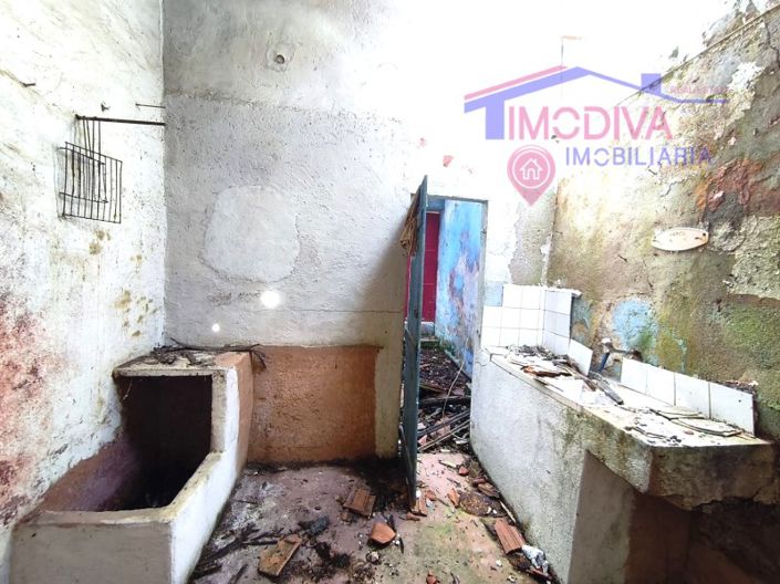 Image No.12-5 Bed House for sale