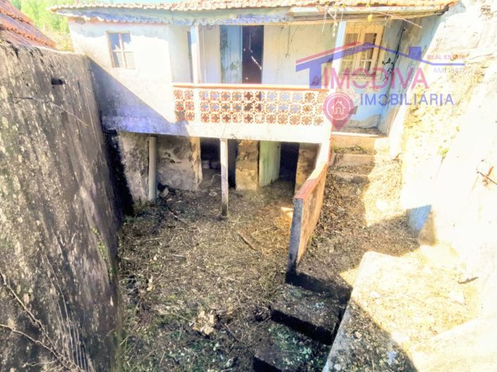 Image No.1-5 Bed House for sale