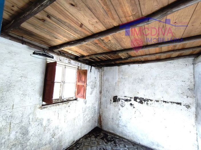 Image No.8-5 Bed House for sale