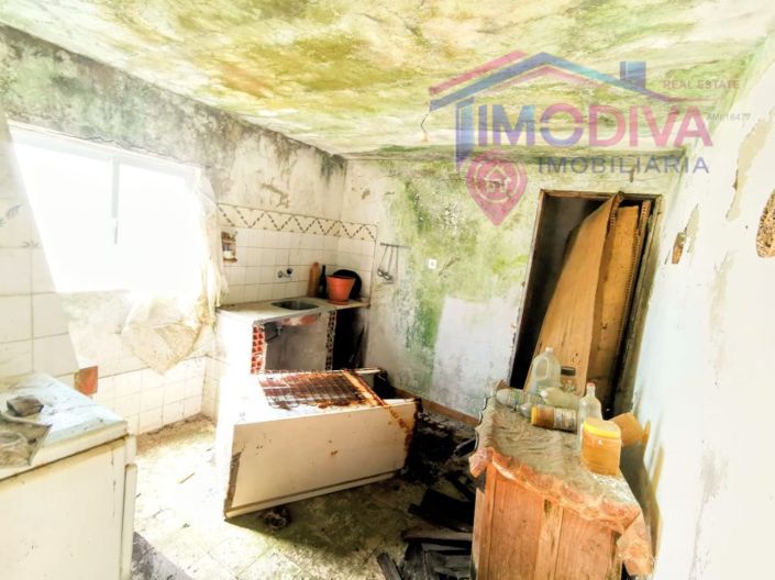 Image No.5-2 Bed House for sale