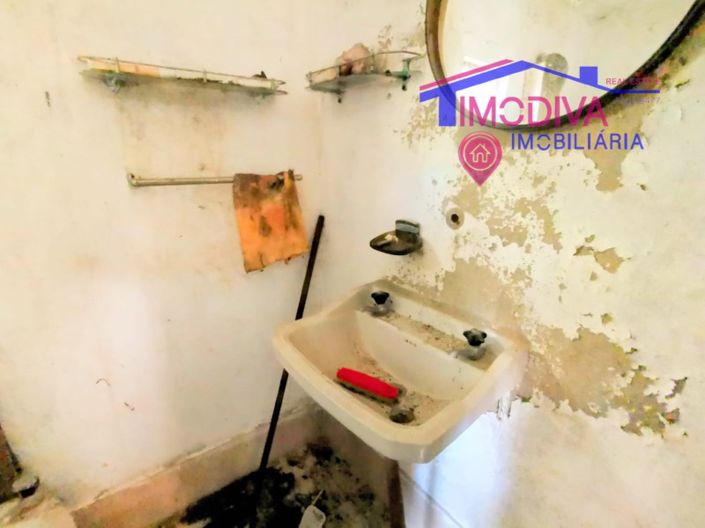 Image No.6-2 Bed House for sale