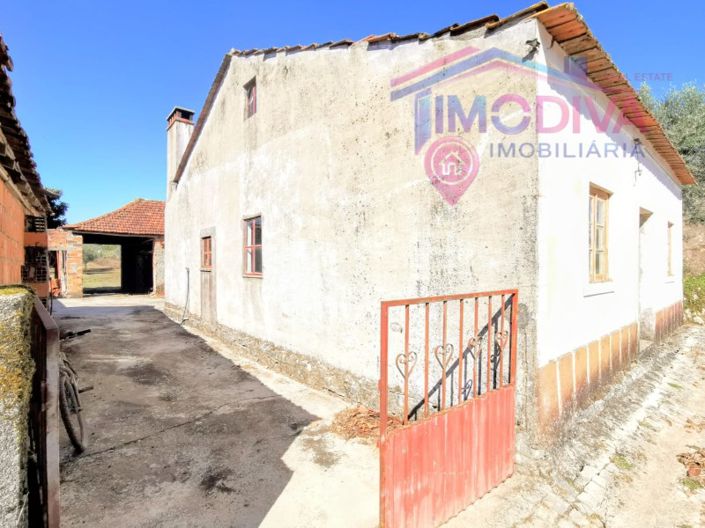 Image No.2-4 Bed House for sale