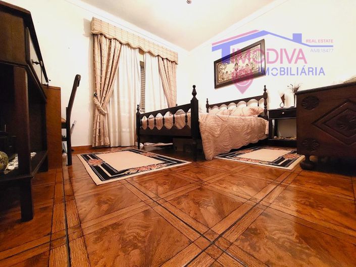 Image No.10-4 Bed House for sale