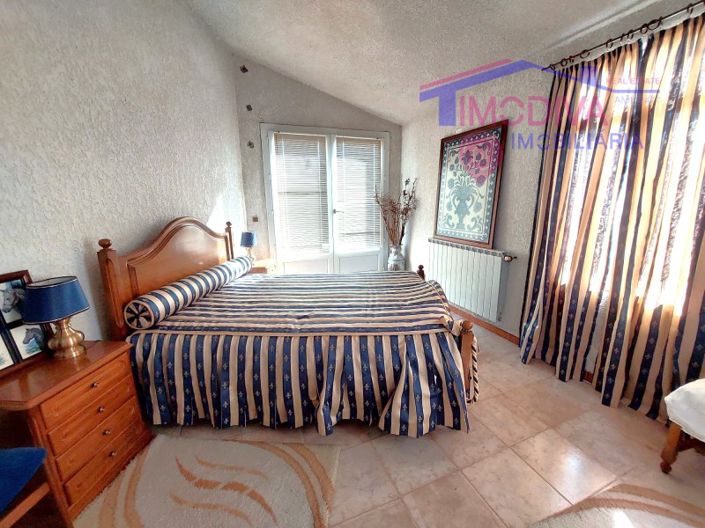 Image No.22-4 Bed House for sale