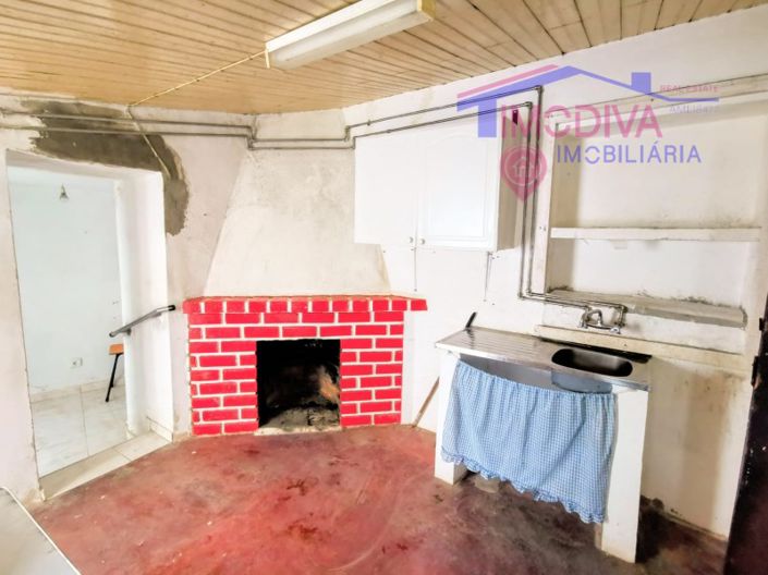 Image No.1-2 Bed House for sale