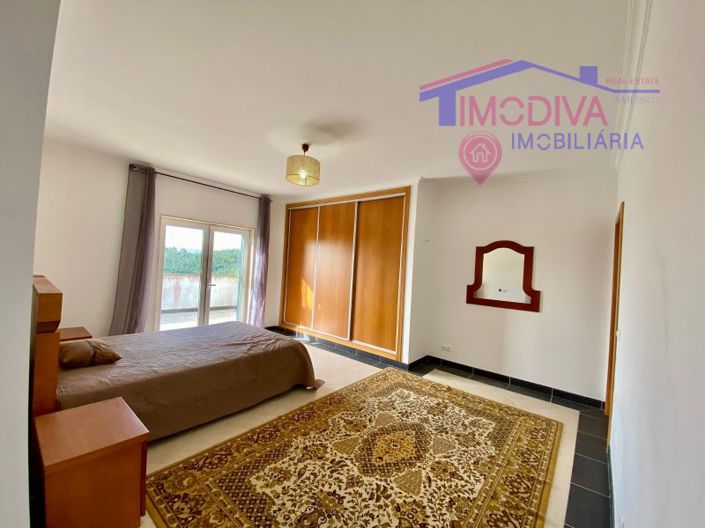 Image No.19-4 Bed Farmhouse for sale