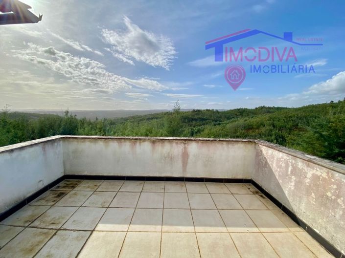 Image No.25-4 Bed Farmhouse for sale