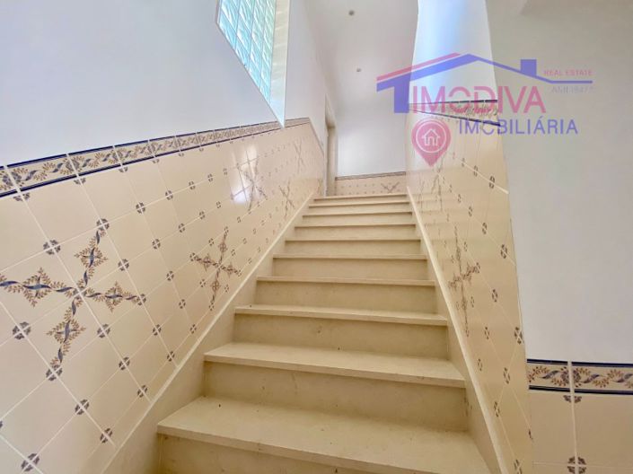 Image No.35-4 Bed Farmhouse for sale