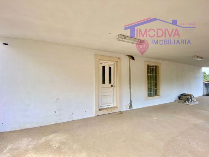 Image No.45-4 Bed Farmhouse for sale