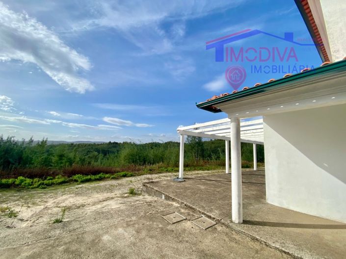 Image No.47-4 Bed Farmhouse for sale