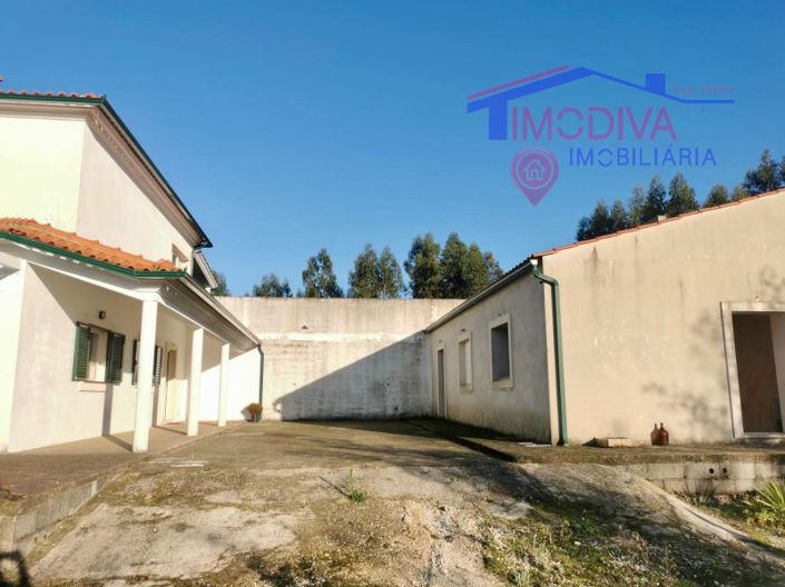 Image No.59-4 Bed Farmhouse for sale