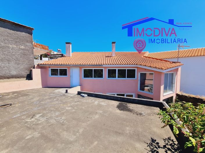 Image No.1-3 Bed House for sale