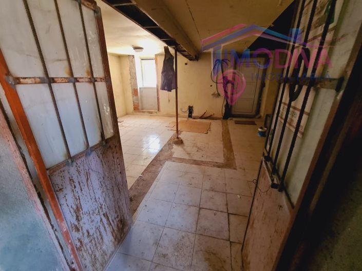 Image No.17-3 Bed House for sale