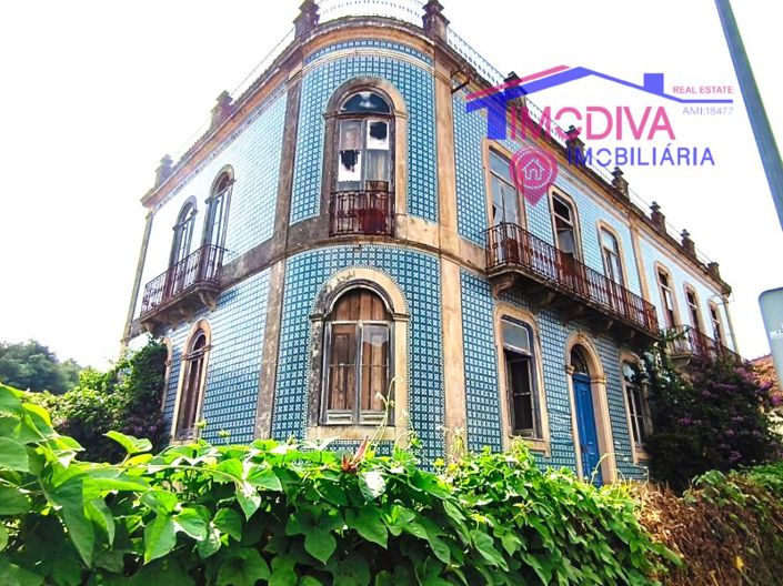 Image No.1-8 Bed Farmhouse for sale