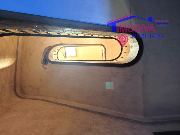 Image No.10-8 Bed Farmhouse for sale