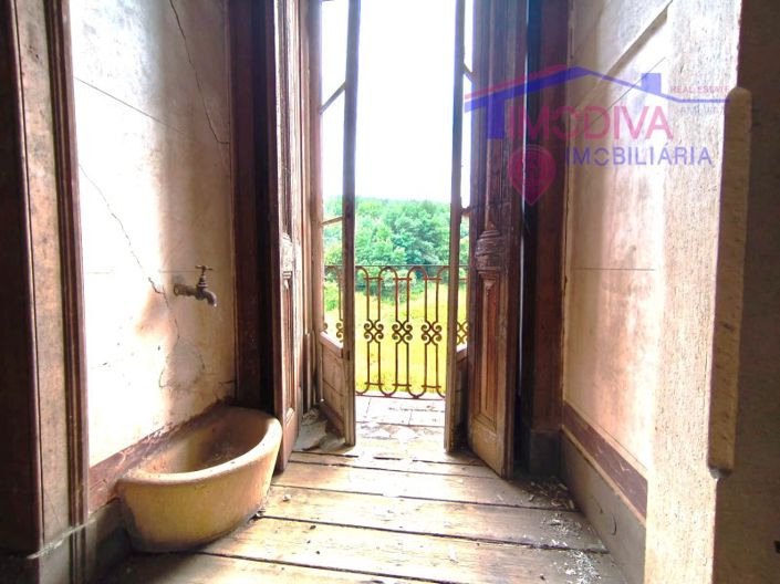 Image No.22-8 Bed Farmhouse for sale