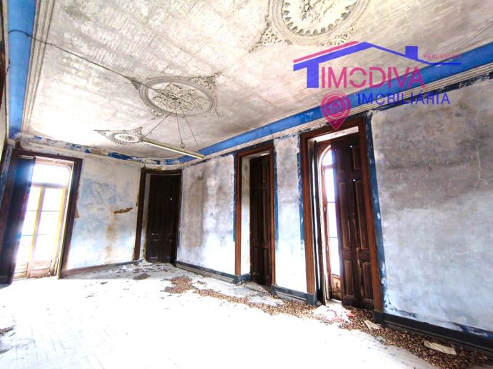 Image No.26-8 Bed Farmhouse for sale