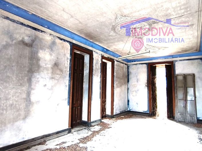 Image No.28-8 Bed Farmhouse for sale