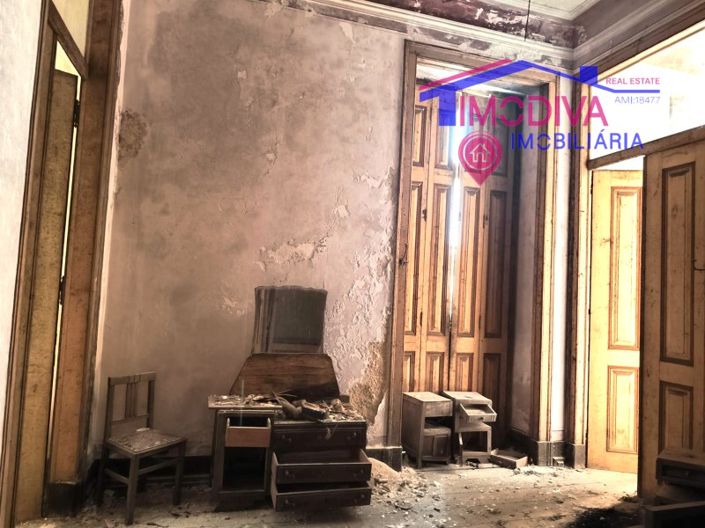 Image No.30-8 Bed Farmhouse for sale