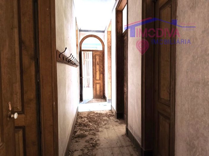 Image No.31-8 Bed Farmhouse for sale