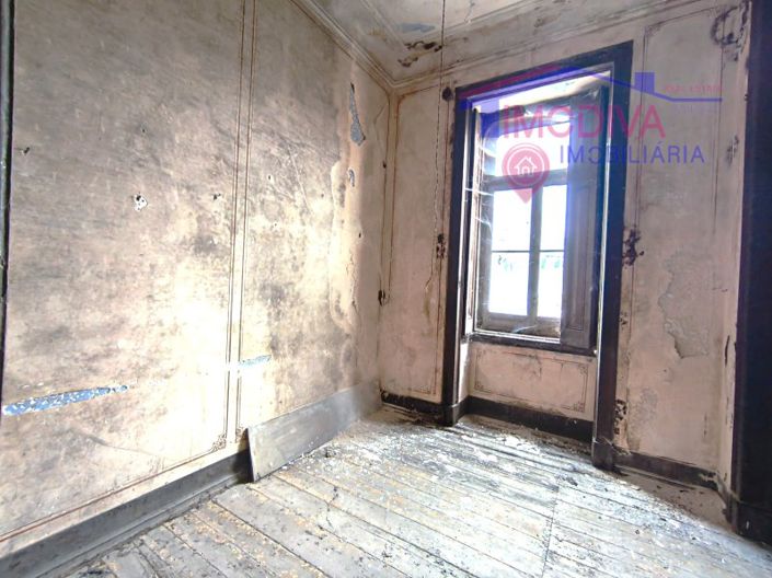 Image No.36-8 Bed Farmhouse for sale