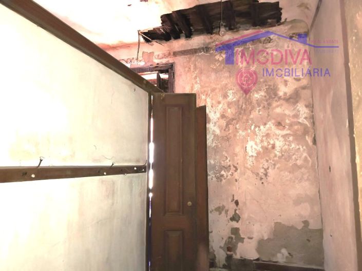 Image No.38-8 Bed Farmhouse for sale