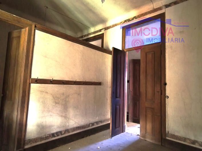 Image No.44-8 Bed Farmhouse for sale