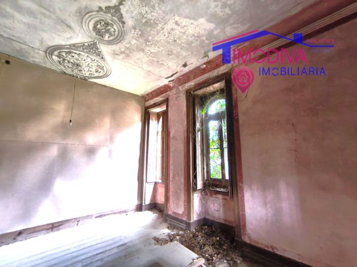 Image No.45-8 Bed Farmhouse for sale