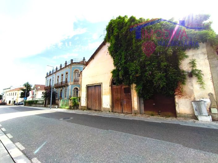 Image No.5-8 Bed Farmhouse for sale