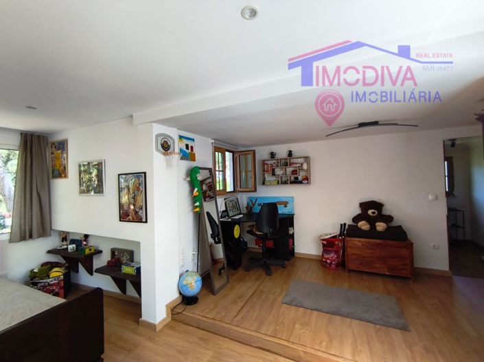 Image No.61-3 Bed House for sale