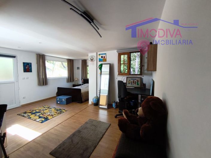 Image No.66-3 Bed House for sale