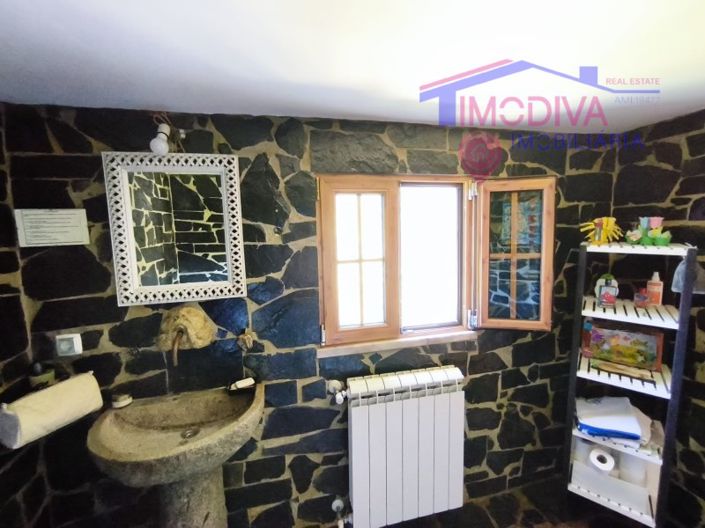 Image No.69-3 Bed House for sale