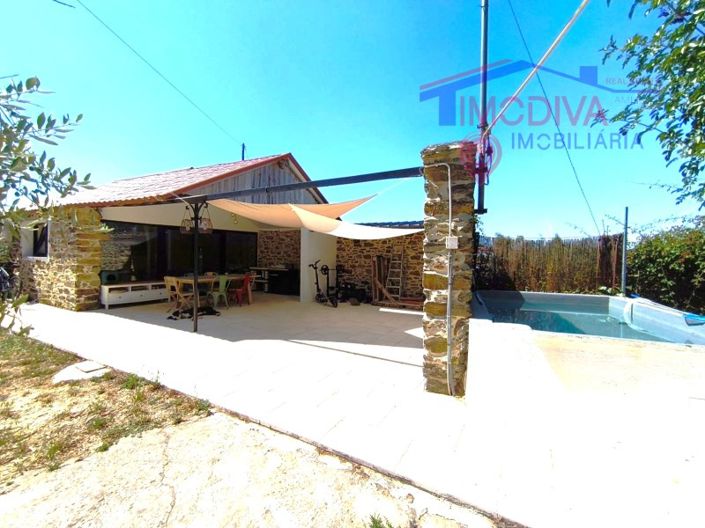 Image No.1-2 Bed House for sale