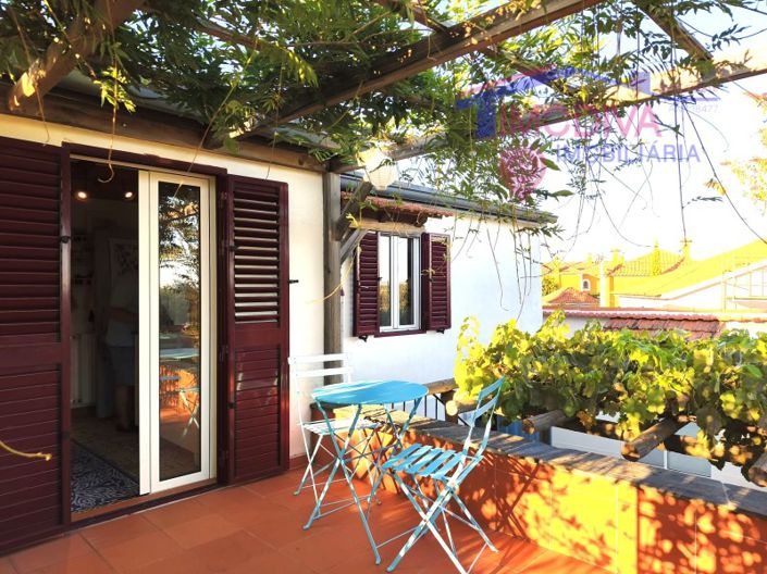 Image No.5-2 Bed House for sale