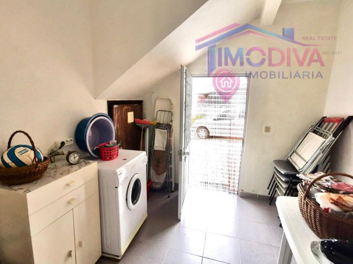Image No.12-5 Bed House for sale