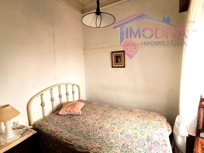 Image No.8-5 Bed House for sale