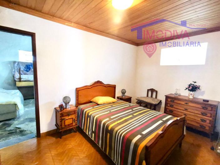 Image No.9-5 Bed House for sale