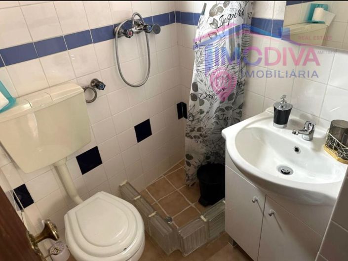 Image No.17-4 Bed House for sale