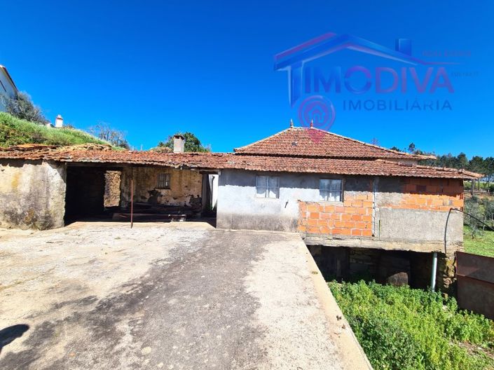 3 bedroom country house, with backyard in Pedrogão Grande