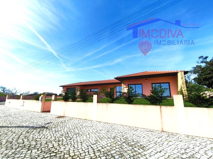 Image No.3-Maison de 3 chambres à vendre à Figueiró dos Vinhos